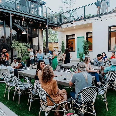 Vandyke Bed & Beverage Nashville