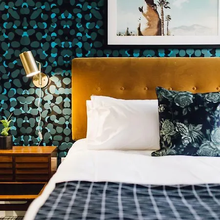 Vandyke Bed & Beverage Hotel
