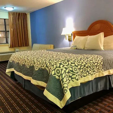 Days By Wyndham Downtown-nashville West Trinity Lane Hotel