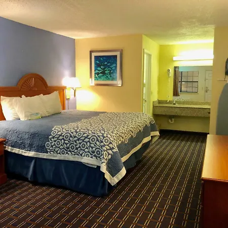 Days By Wyndham Downtown-nashville West Trinity Lane Hotel 2*