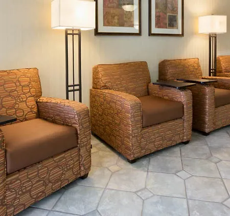 Drury & Airport Hotel 3*