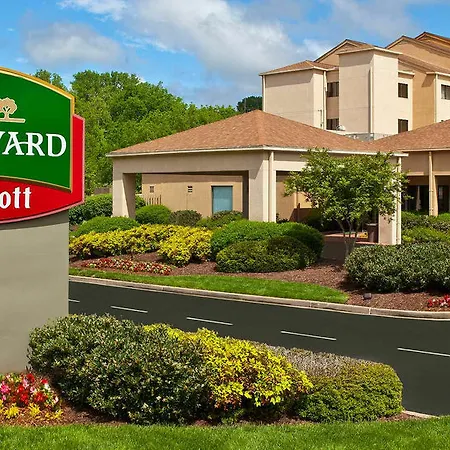 Courtyard By Marriott Airport Hotel 3*