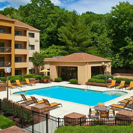 Courtyard By Marriott Airport Hotel Nashville