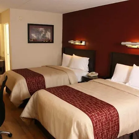 Red Roof Plus+ Airport Hotel 3*