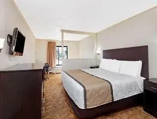 Knights - Downtown Hotel 2*
