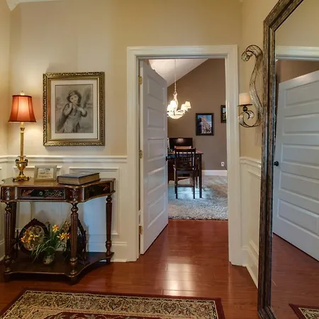 Rick's Downtown Guest house