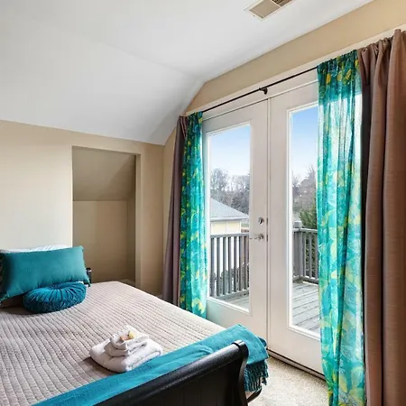The Sharondale Holiday home Nashville