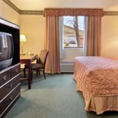 Comfort & Downtown - Stadium Hotel Nashville