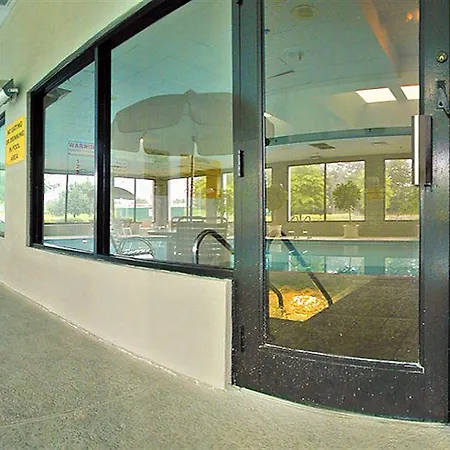 Hotel Radisson Airport 4*