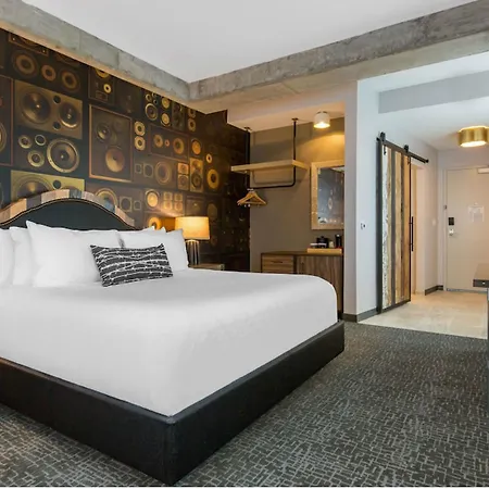 Hotel Cambria Downtown