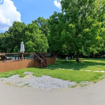 Apartment Brenda Lee History 2br Pool Hot Tub *