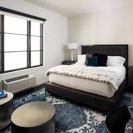 121 Hotel 4*