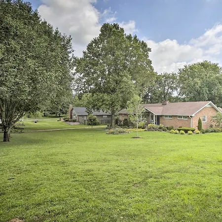 Apartment With Patio, 3 Mi To Grand Ole Opry