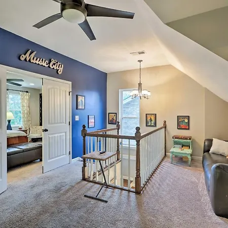 W/ Fire Pit & Yard, 3 Mi To Dwtn *
