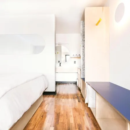 Hotel The Iris 2*
