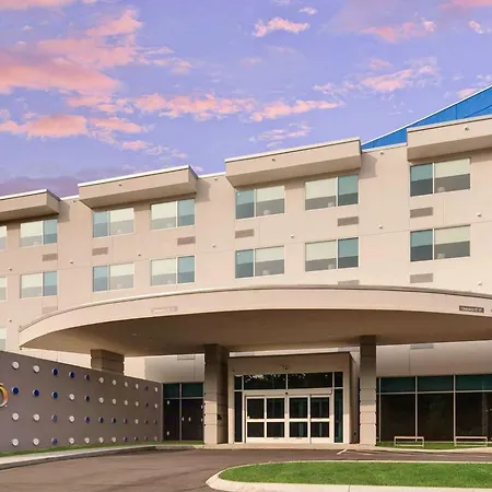 Glo Western Airport Hotel