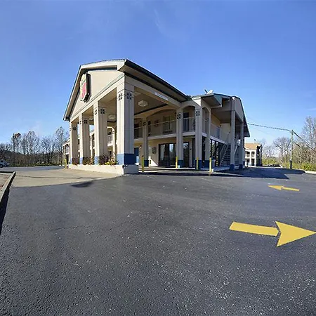 Super 8 By Wyndham West Hotel 2*