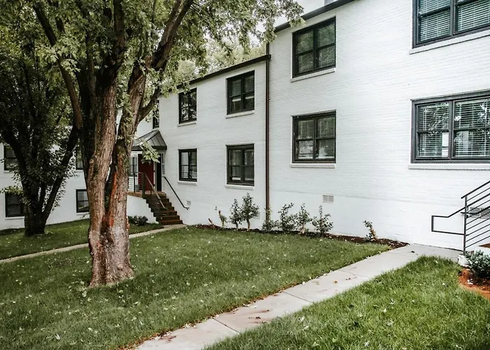 2Br 1Ba Condo In North Gulch!
