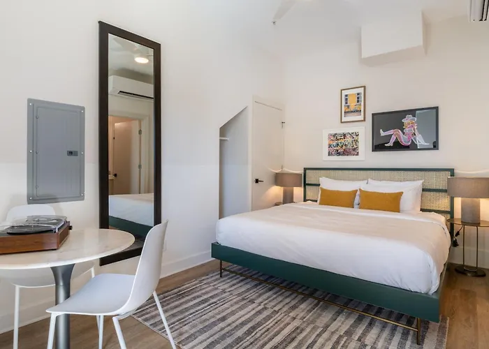 The Conway 5 Bedroom Buyout W Deck In Music City