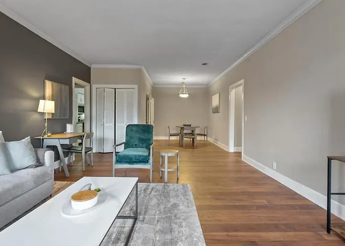 Landing Modern Apartment With Amazing Amenities