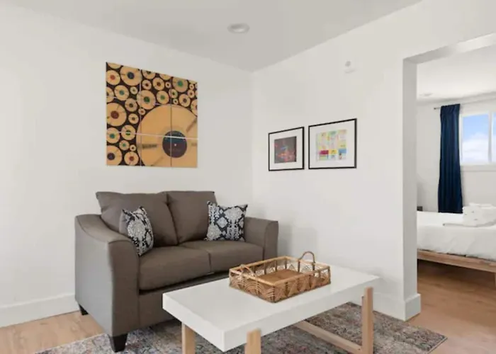 Nashville Home Base- Cozy Retreat Unit 11B Home