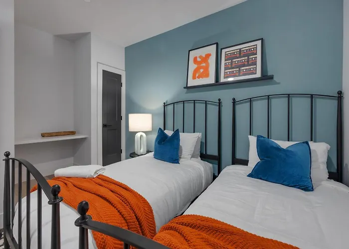 Modern Muse-Odyssey-Full Gym-Heart Of Midtown