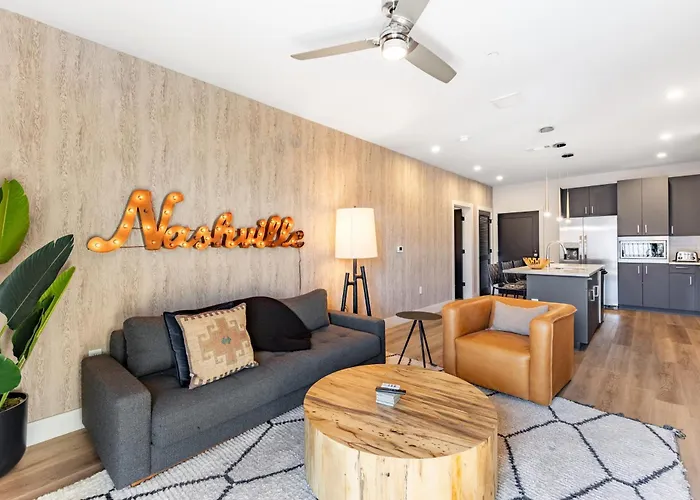 Prime Walkable Midtown Location Pool Gym Outlaws Den By Avantstay