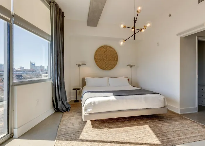 5M432- Amazing Two Bedroom 4Th Floor