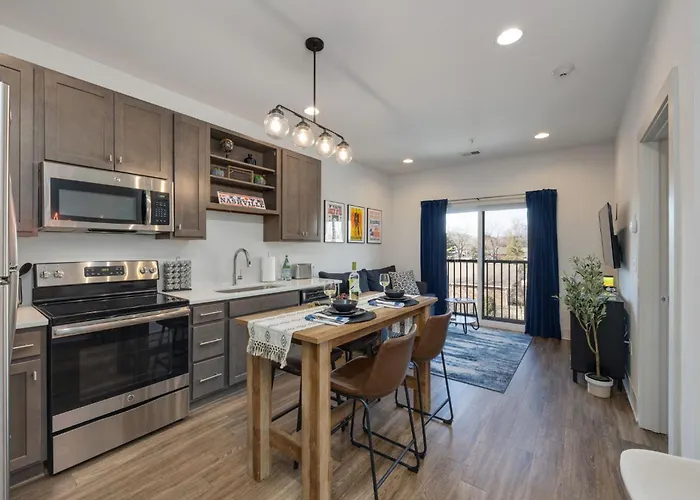 Modern Condo With King Bed - Close To Downtown, Opry, Broadway