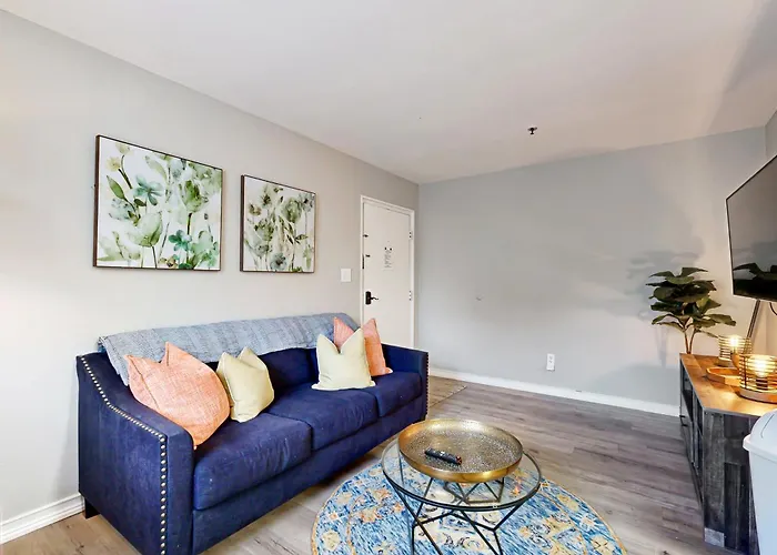 Midtown Apartment