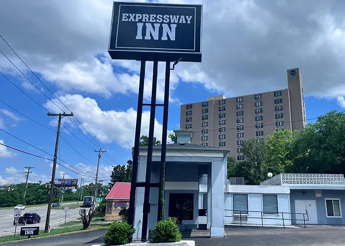 Expressway Inn