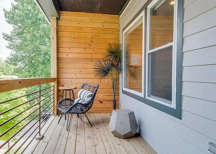 Side By Side Townhomes In East Nashville
