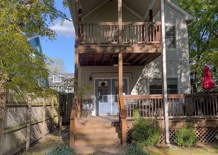 Perfect For Groups - Fenced-In Yard Pet Friendly