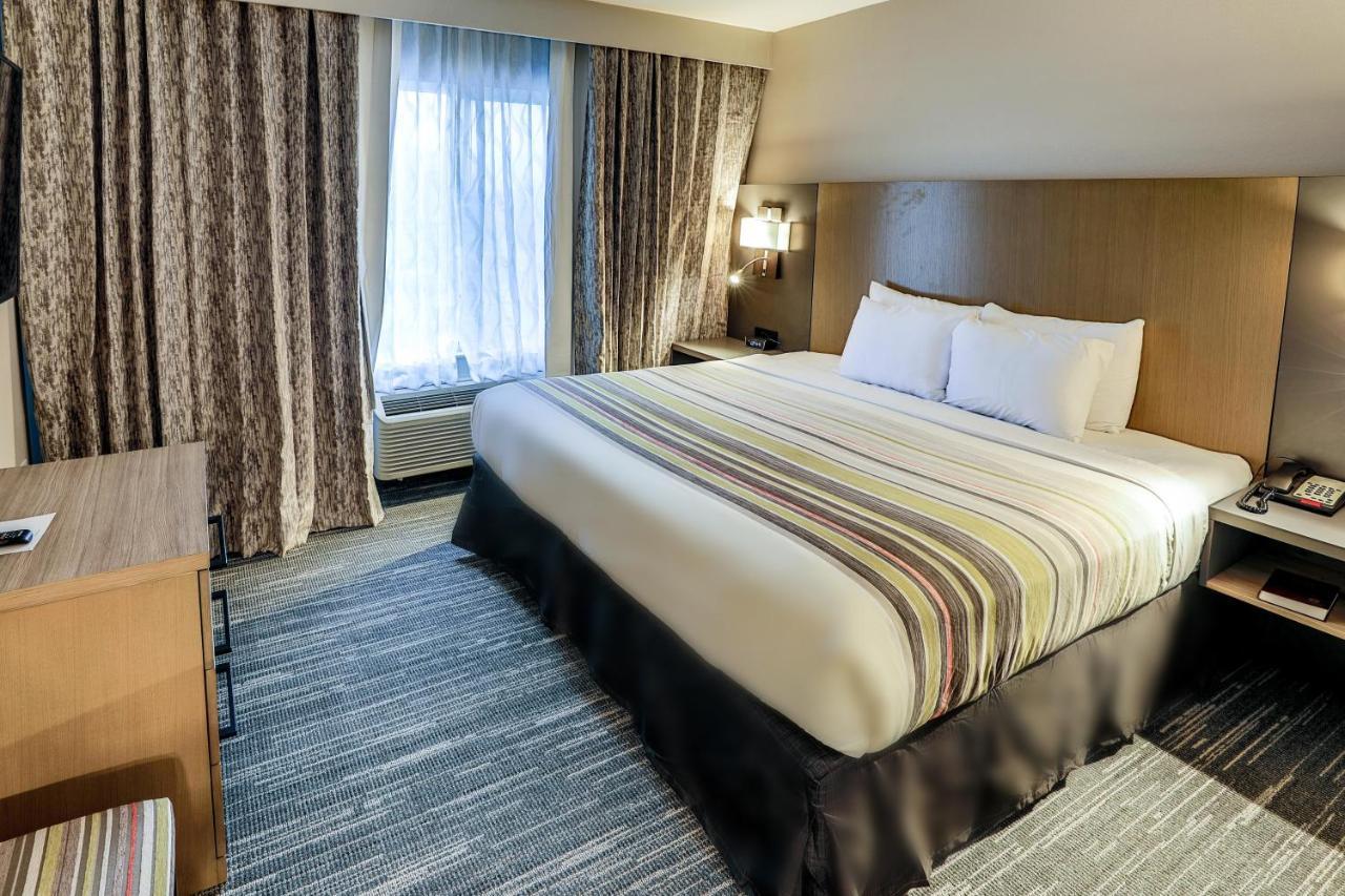 Country & By Radisson Airport Tn Hotel Nashville