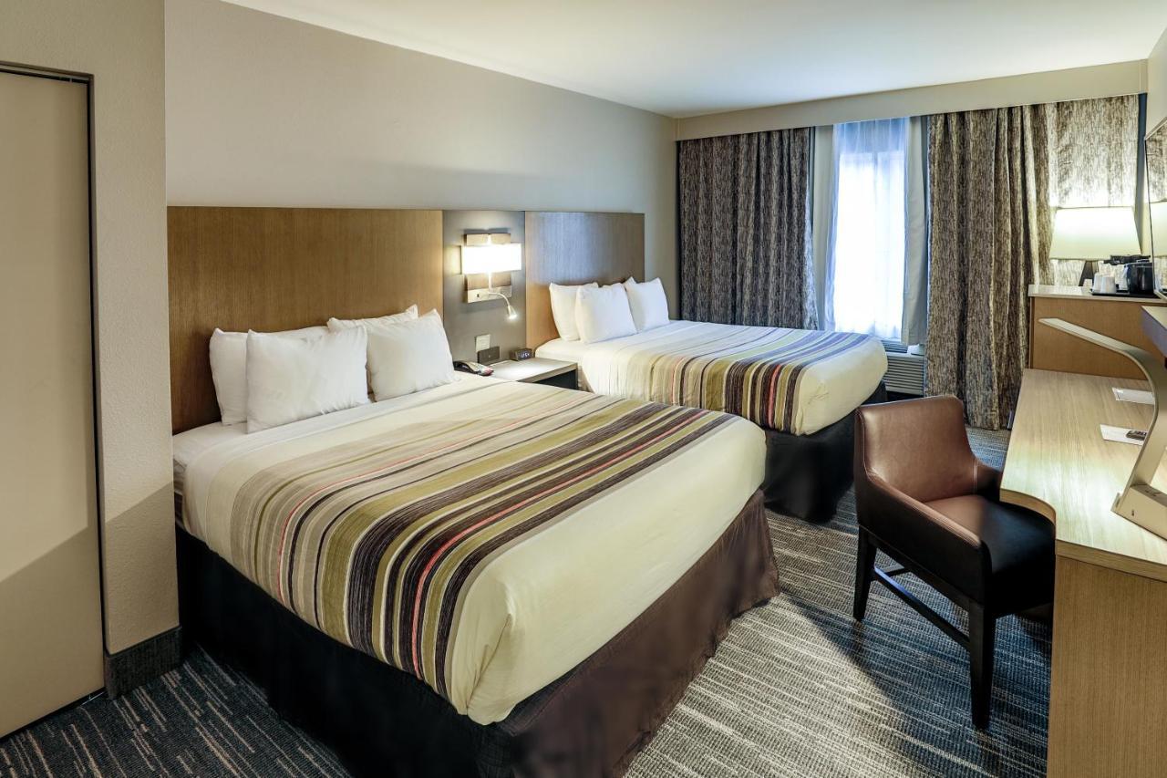 Country & By Radisson Airport Tn Hotel Nashville