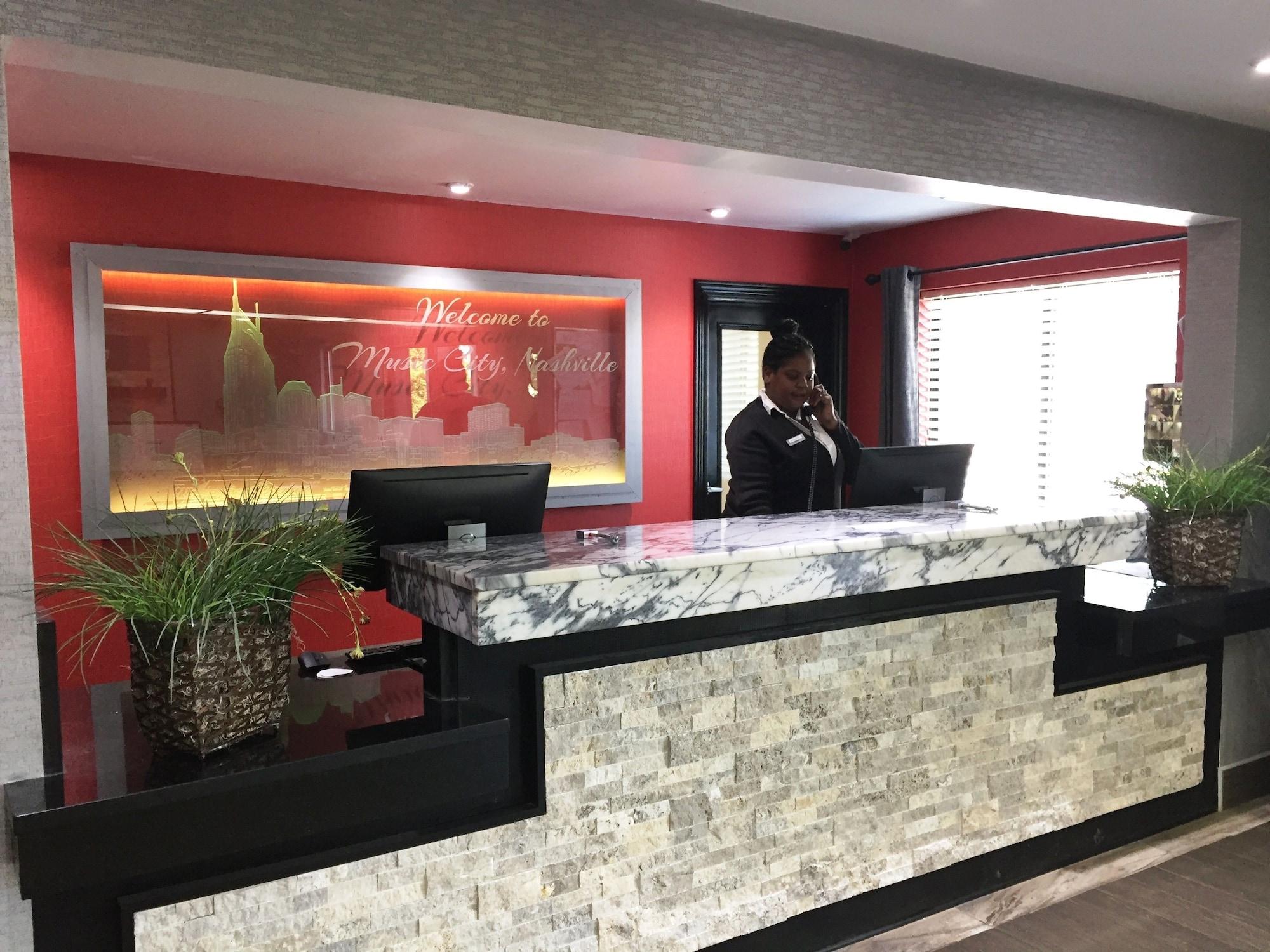Luxe Hotel