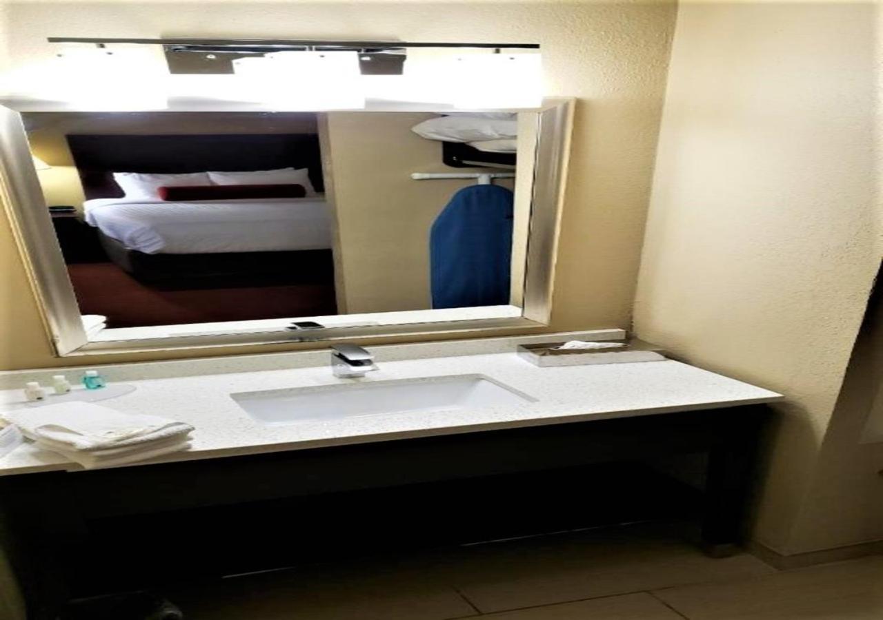 Quality Airport Hotel Nashville