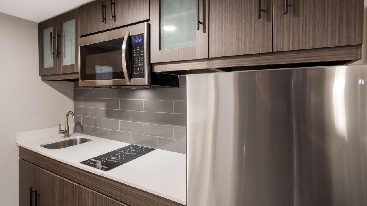 Western Executive Residency Hotel 3*