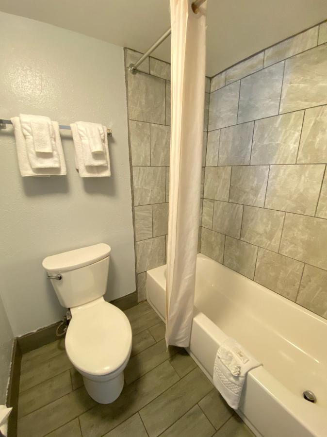 Hotel Quarters & 3*