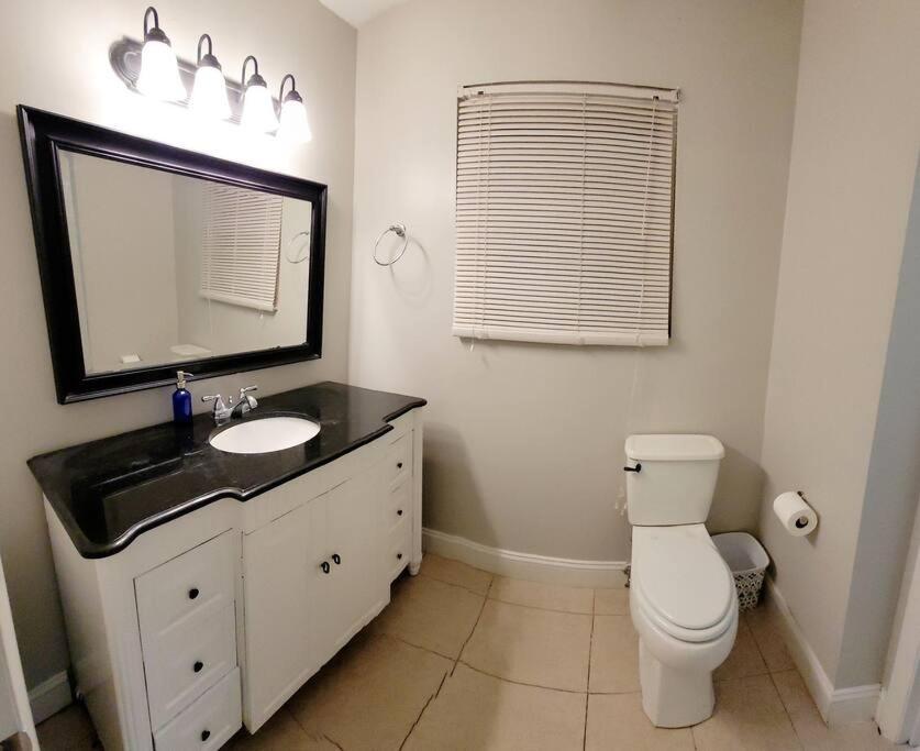 Apartment Cheerful 3 Bedroom Townhouse In Central