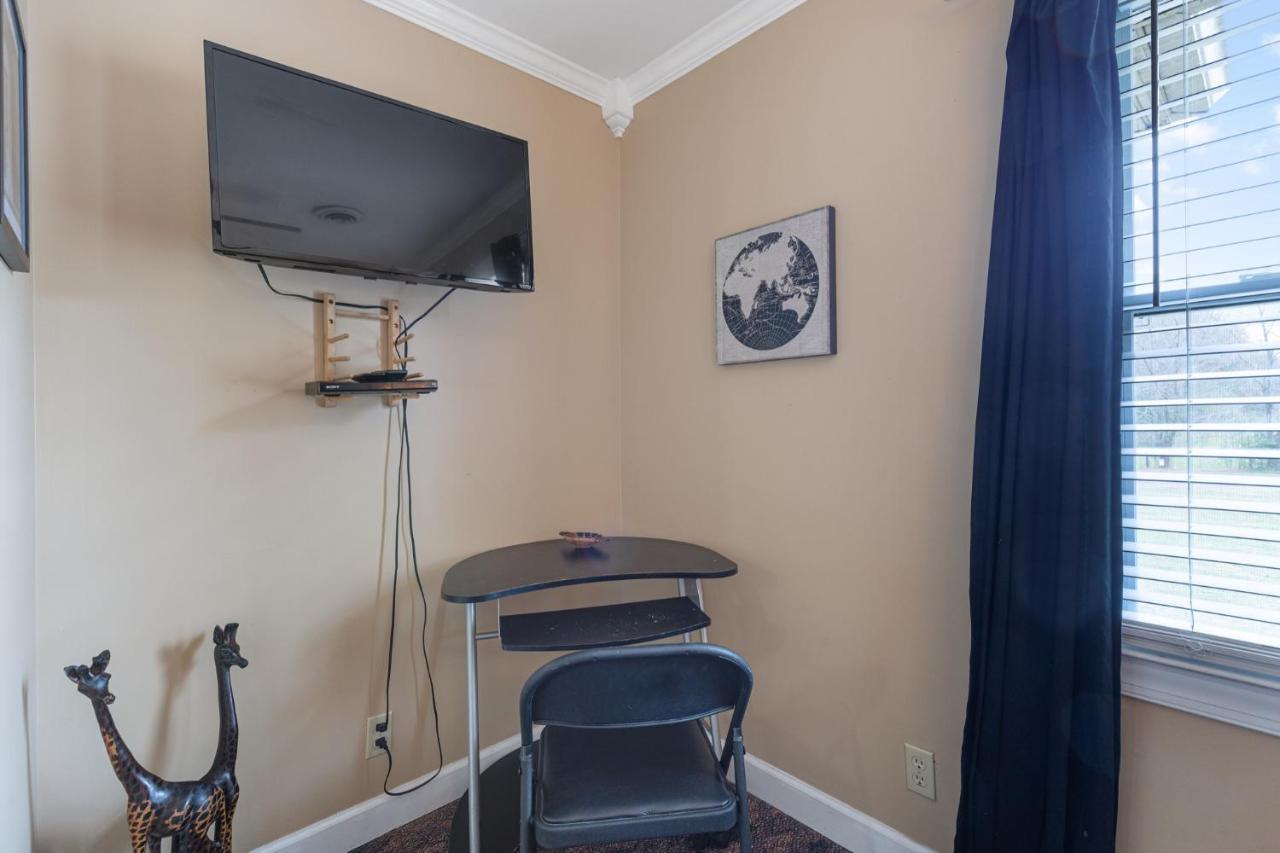 Brenda Lee History 2br Pool Hot Tub Apartment