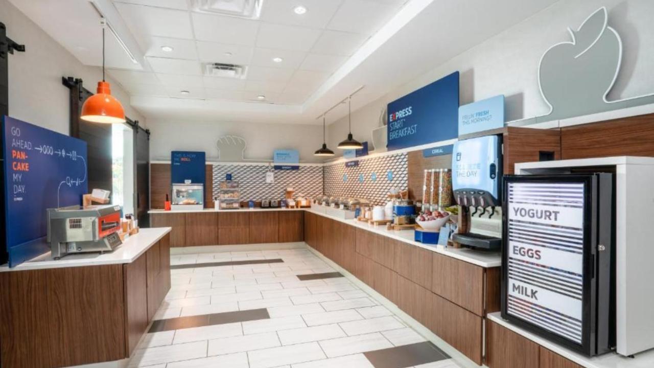 Express & - Metrocenter Downtown By Ihg Hotel Nashville