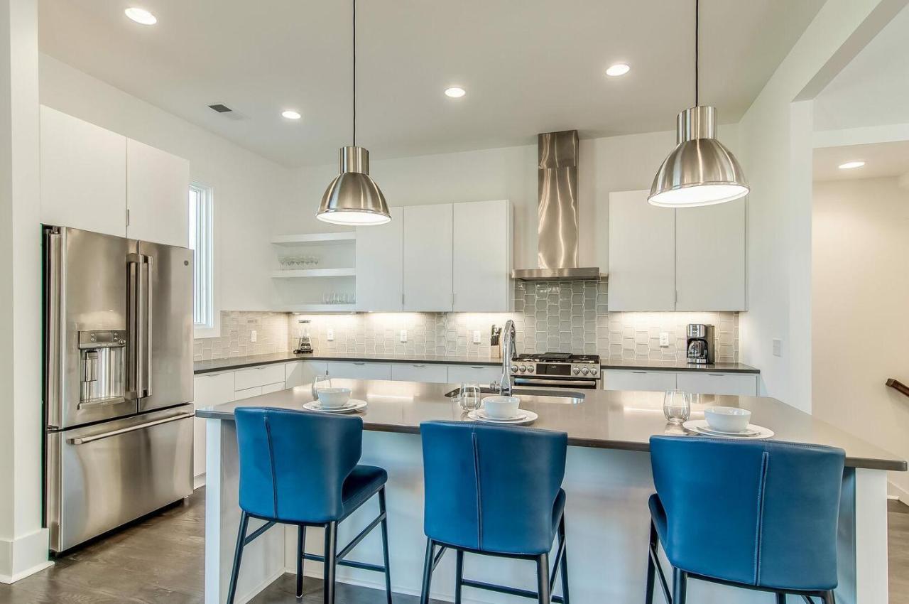 Holiday home 4 Connecting - Sleeps 32 To 36 - Firepits - Garages - Rooftops Decks - Great Views - Security *