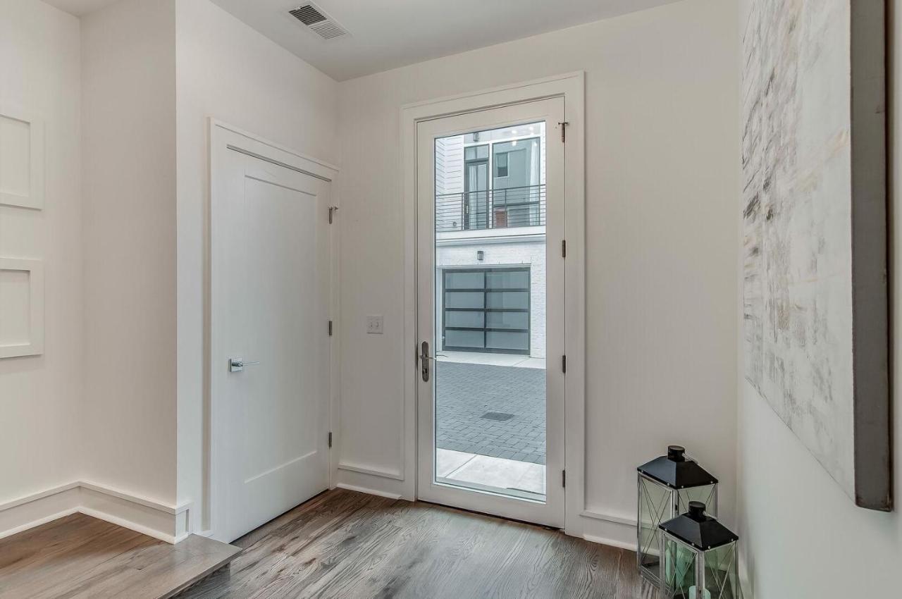 Holiday home 4 Connecting - Sleeps 32 To 36 - Firepits - Garages - Rooftops Decks - Great Views - Security Nashville