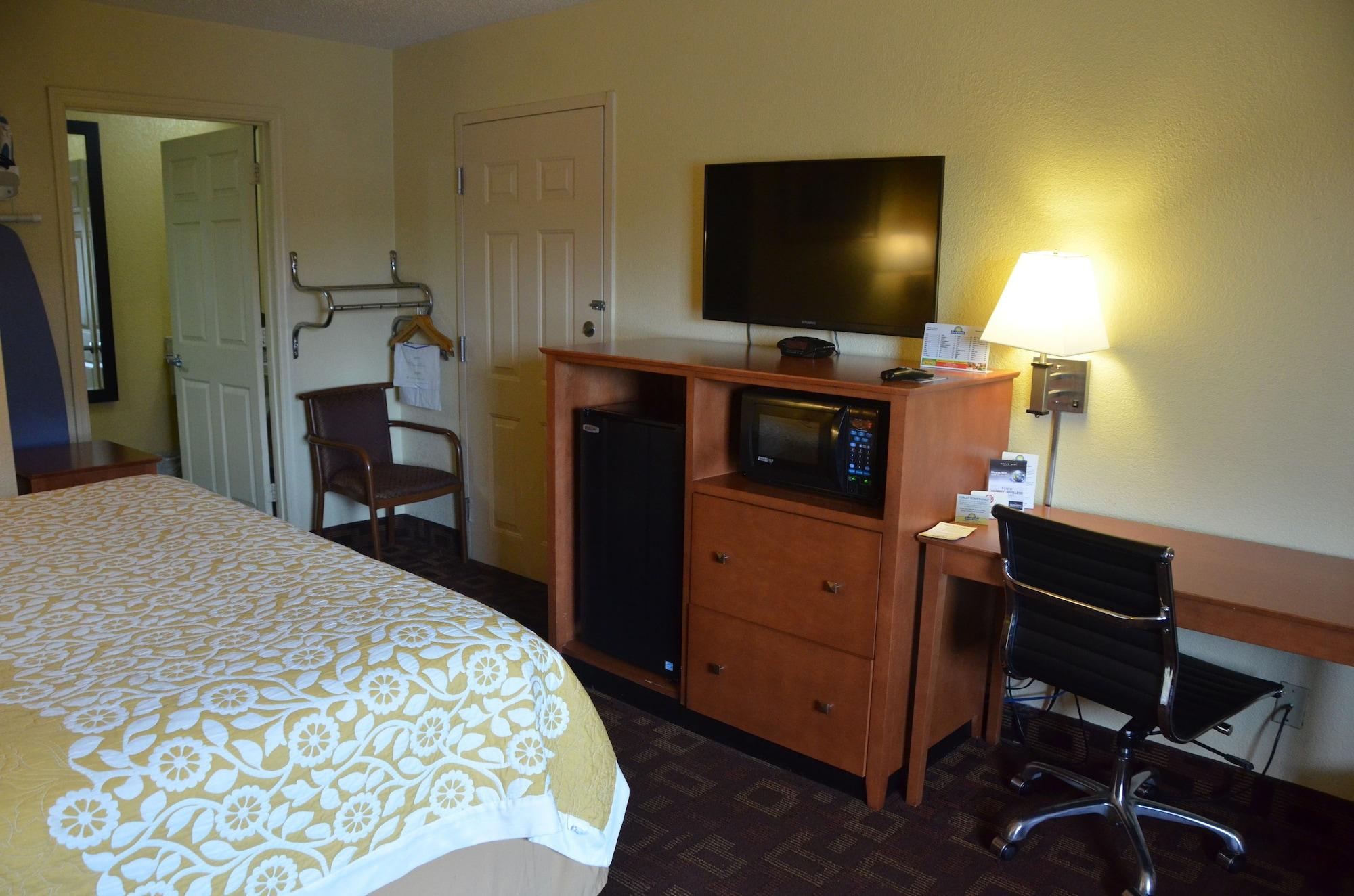 Days By Wyndham Airport East Hotel Nashville