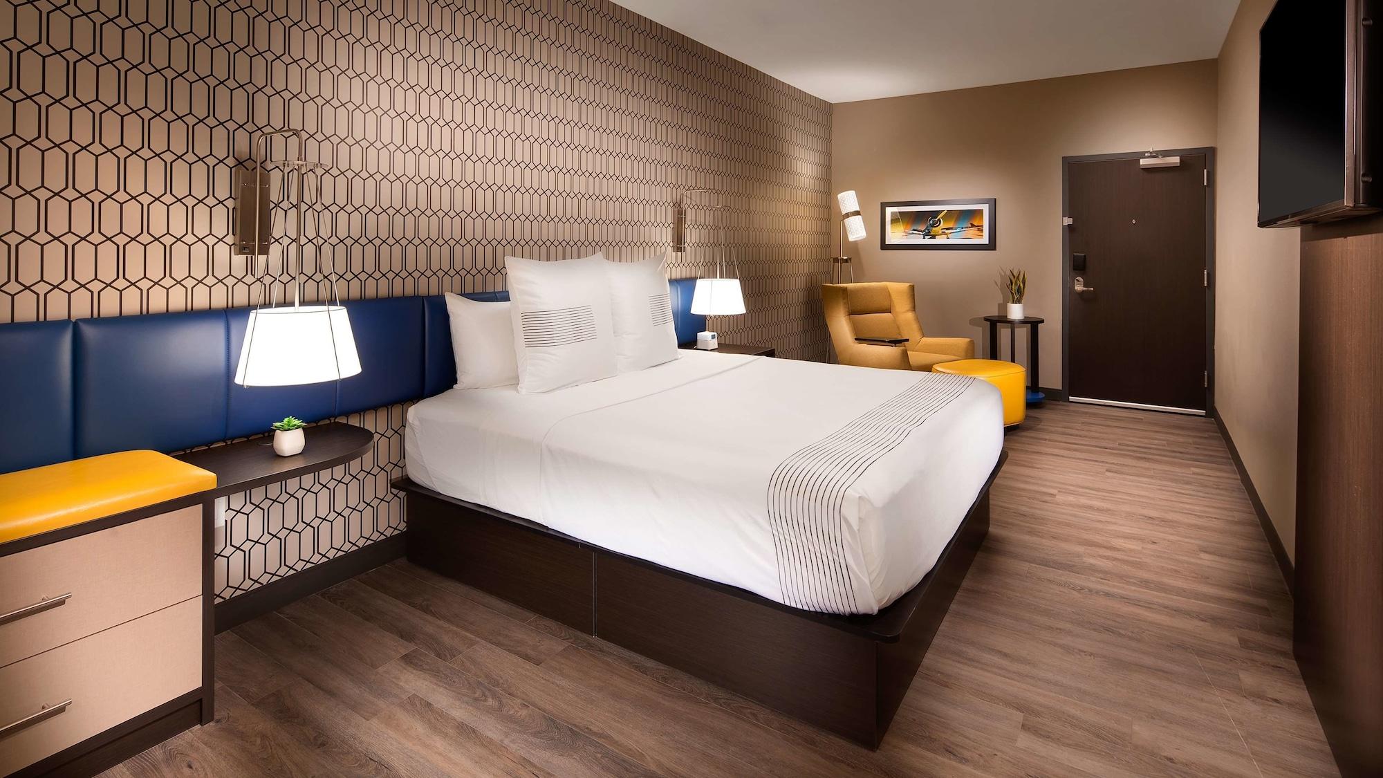 Glo Western Airport Hotel