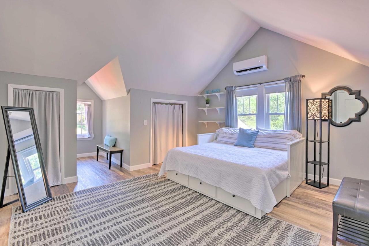 Holiday home Spacious Retreat About 6 Miles To Broadway!