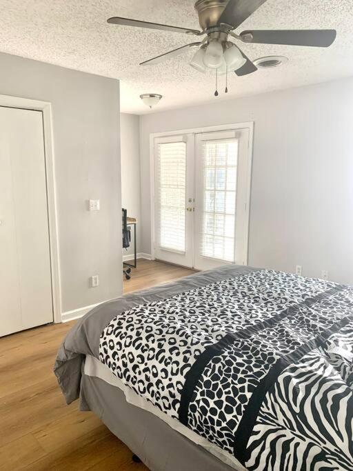 Classic 2-bedroom W/free Parking Nashville