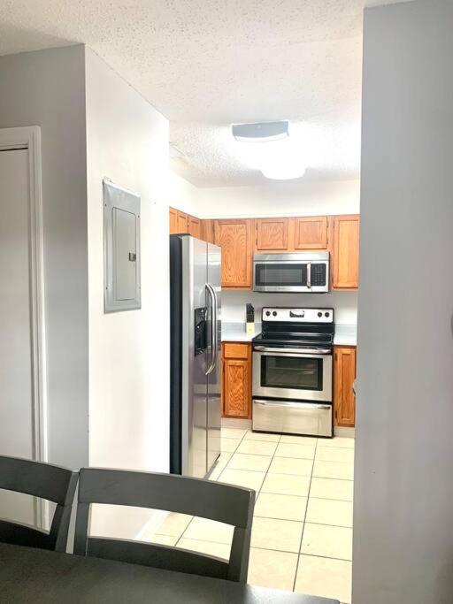 Classic 2-bedroom W/free Parking Apartment Nashville