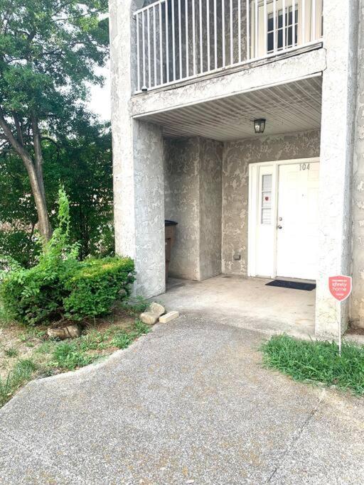 Classic 2-bedroom W/free Parking Apartment *